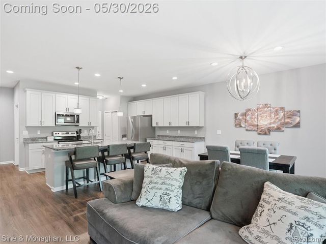 24827 Ivy, Novi, MI 48375