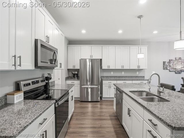 24827 Ivy, Novi, MI 48375