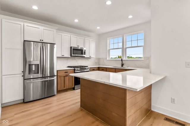 15407 Mystic Rock Drive, Carmel, IN 46033