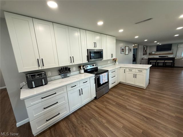 837 Oak Street NW, New Philadelphia, OH 44663