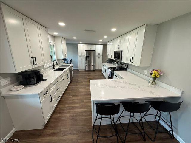 837 Oak Street NW, New Philadelphia, OH 44663
