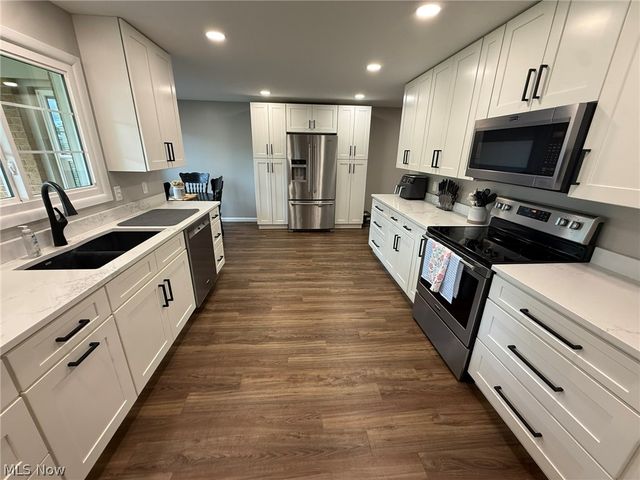 837 Oak Street NW, New Philadelphia, OH 44663