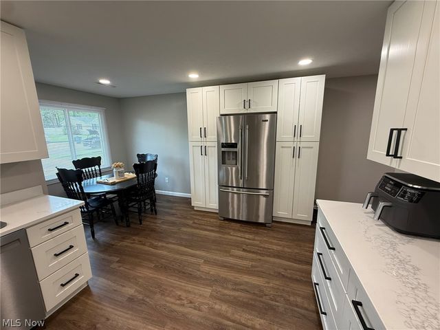 837 Oak Street NW, New Philadelphia, OH 44663
