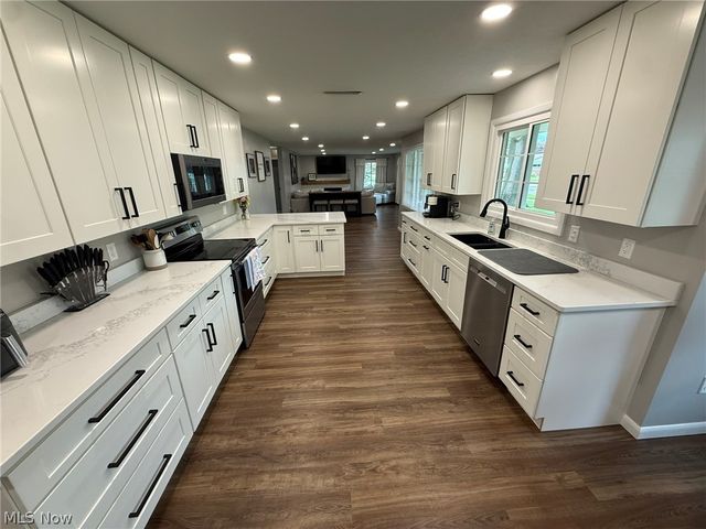 837 Oak Street NW, New Philadelphia, OH 44663