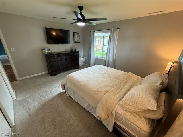 837 Oak Street NW, New Philadelphia, OH 44663