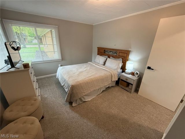 837 Oak Street NW, New Philadelphia, OH 44663