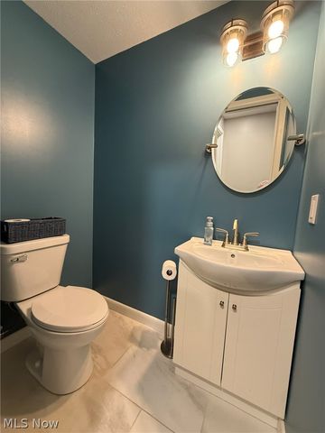 837 Oak Street NW, New Philadelphia, OH 44663