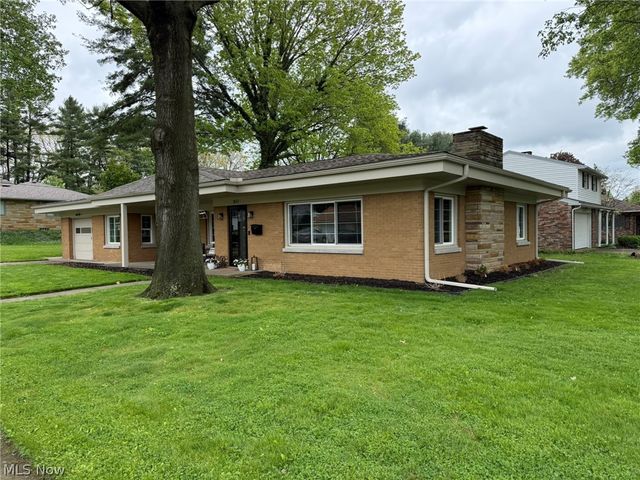 837 Oak Street NW, New Philadelphia, OH 44663