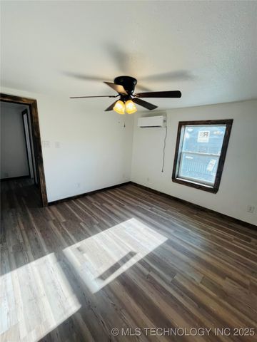 1318 N 5th Avenue, Durant, OK 74701