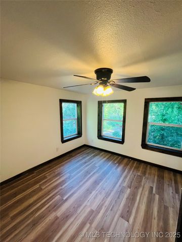 1318 N 5th Avenue, Durant, OK 74701