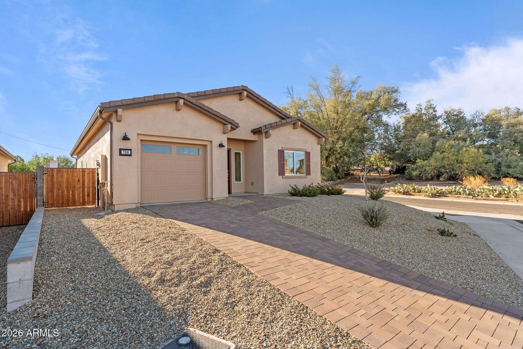 735 N DON FRANK Lane, Wickenburg, AZ 85390 — exterior
