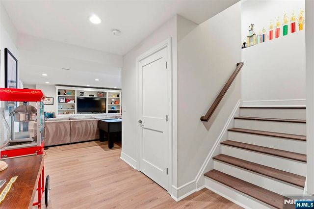 44 Crestwood Drive, Glen Rock, NJ 07452