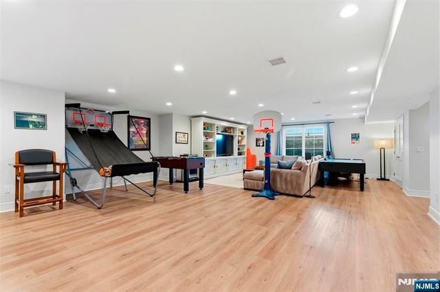 44 Crestwood Drive, Glen Rock, NJ 07452