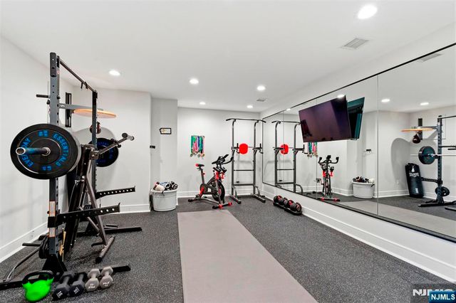 44 Crestwood Drive, Glen Rock, NJ 07452