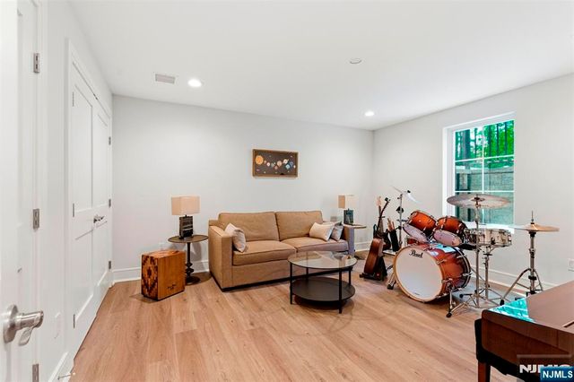 44 Crestwood Drive, Glen Rock, NJ 07452