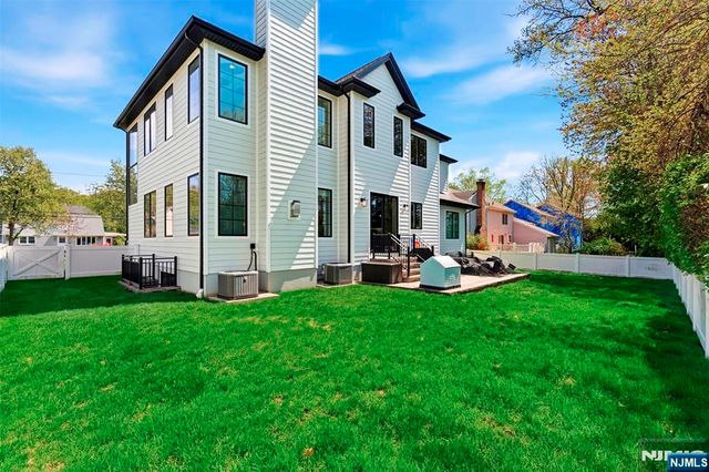 44 Crestwood Drive, Glen Rock, NJ 07452