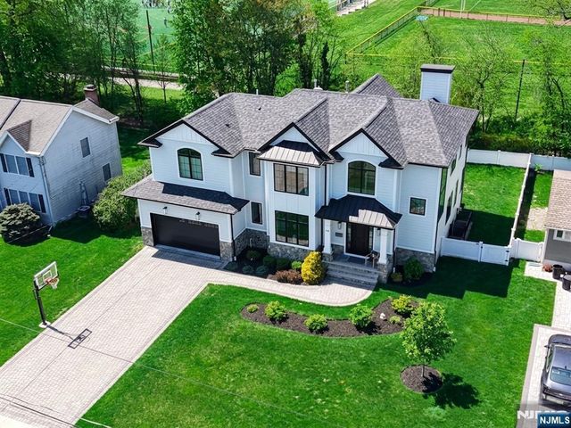 44 Crestwood Drive, Glen Rock, NJ 07452