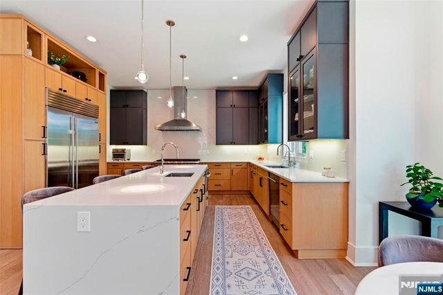 44 Crestwood Drive, Glen Rock, NJ 07452