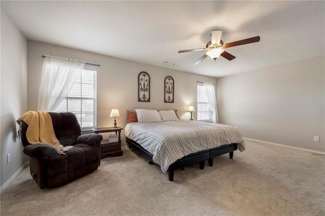 5005 W Bay Court, Rogers, AR 72758