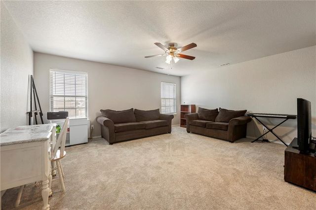 5005 W Bay Court, Rogers, AR 72758