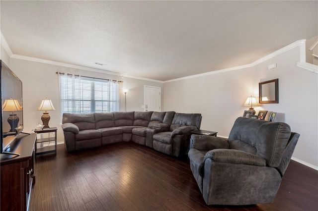 5005 W Bay Court, Rogers, AR 72758