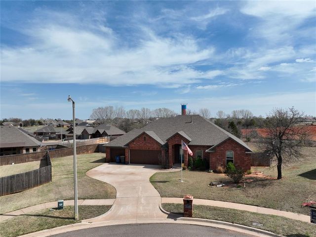 1792 Doc Bar Avenue, Blanchard, OK 73010
