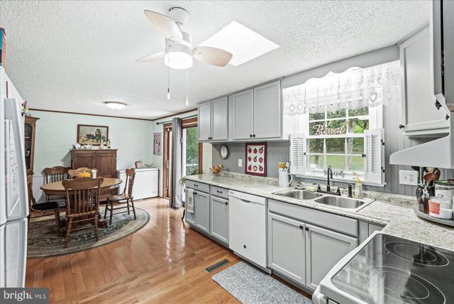 604 STRATFORD CIR, Locust Grove, VA 22508