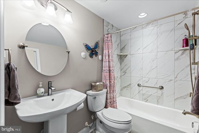 604 STRATFORD CIR, Locust Grove, VA 22508