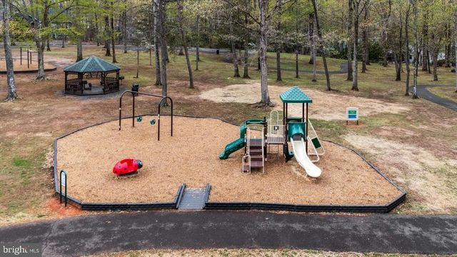 604 STRATFORD CIR, Locust Grove, VA 22508