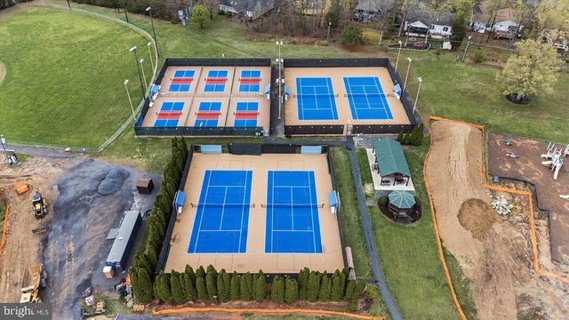 604 STRATFORD CIR, Locust Grove, VA 22508