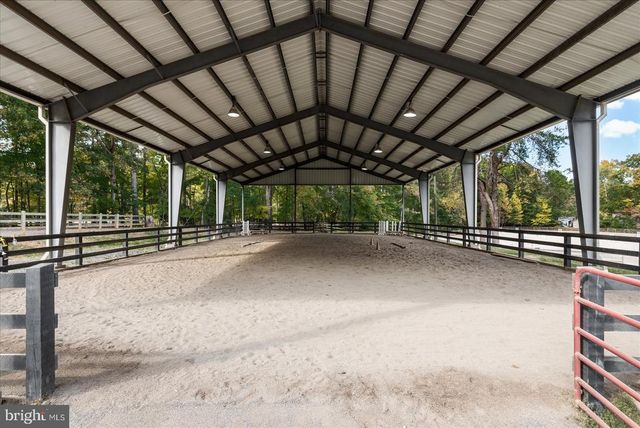 604 STRATFORD CIR, Locust Grove, VA 22508