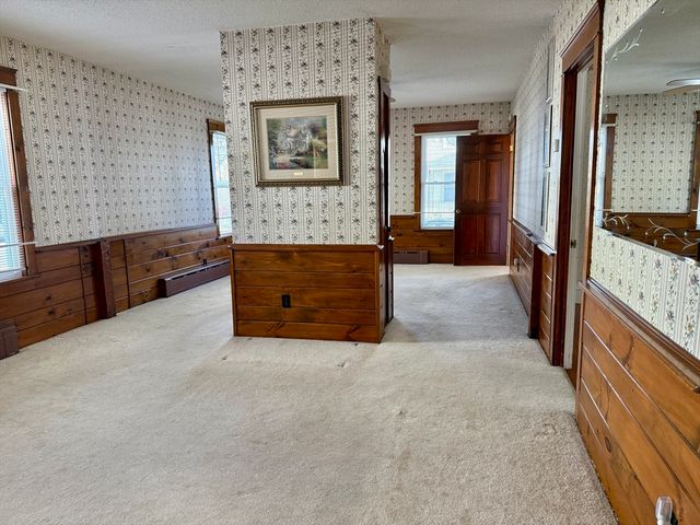 178 Thompson St, New Bedford, MA 02740