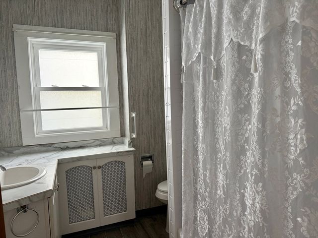 178 Thompson St, New Bedford, MA 02740