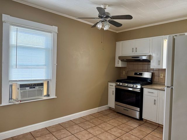 178 Thompson St, New Bedford, MA 02740