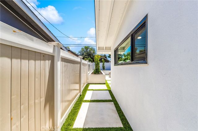 213 Wellesley, Costa Mesa, CA 92626