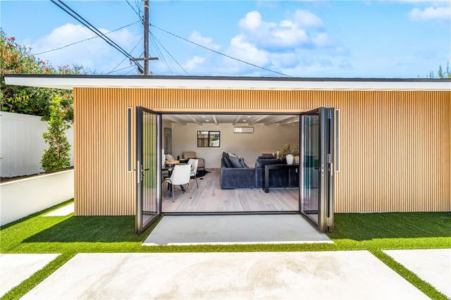 213 Wellesley, Costa Mesa, CA 92626