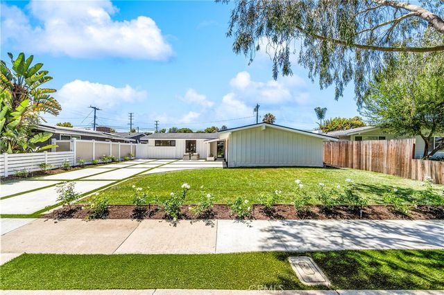 213 Wellesley, Costa Mesa, CA 92626