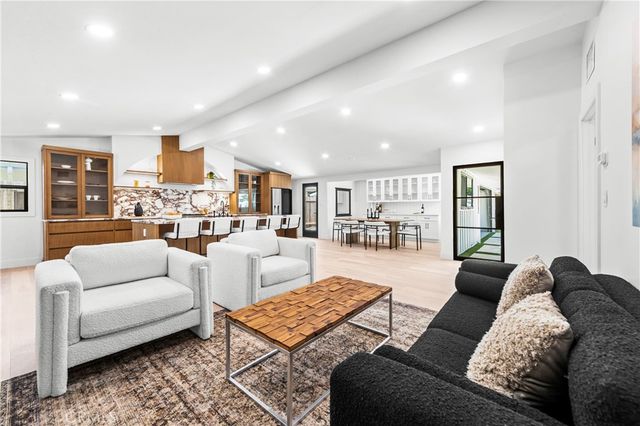 213 Wellesley, Costa Mesa, CA 92626