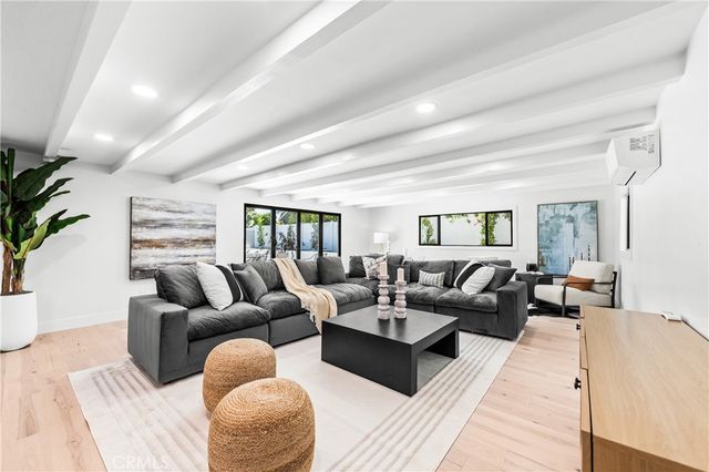 213 Wellesley, Costa Mesa, CA 92626