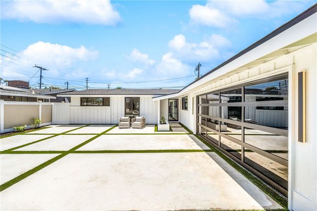 213 Wellesley, Costa Mesa, CA 92626