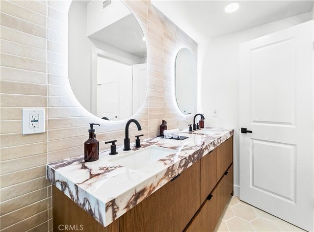 213 Wellesley, Costa Mesa, CA 92626