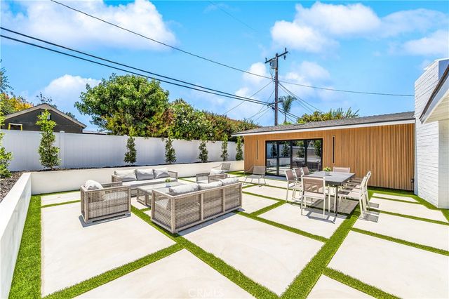 213 Wellesley, Costa Mesa, CA 92626