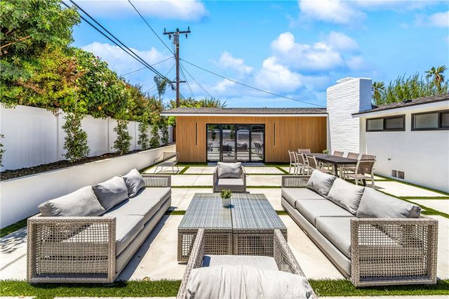 213 Wellesley, Costa Mesa, CA 92626