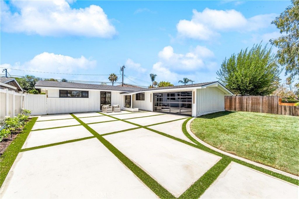 213 Wellesley, Costa Mesa, CA 92626