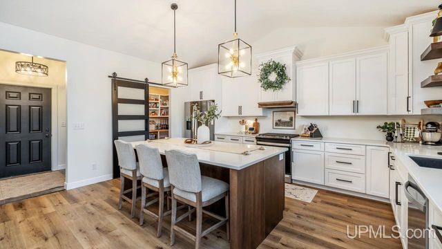 1125 S 30th Street, Escanaba, MI 49829