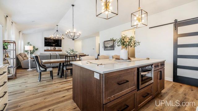 1125 S 30th Street, Escanaba, MI 49829