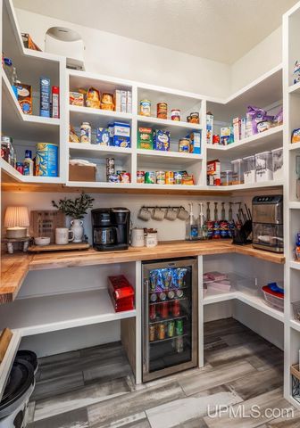 1125 S 30th Street, Escanaba, MI 49829