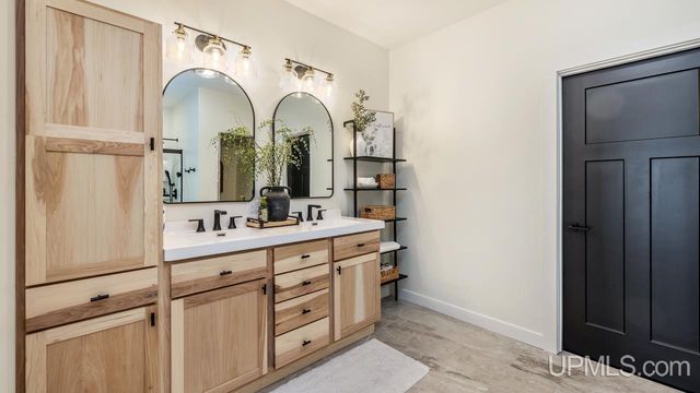 1125 S 30th Street, Escanaba, MI 49829