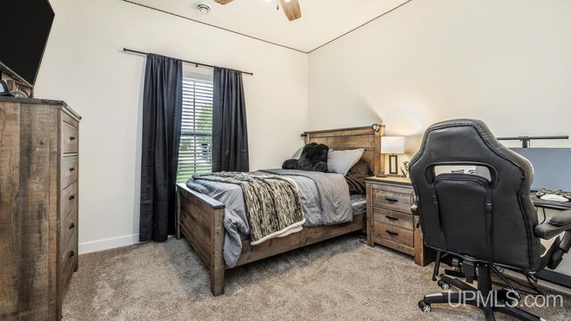 1125 S 30th Street, Escanaba, MI 49829