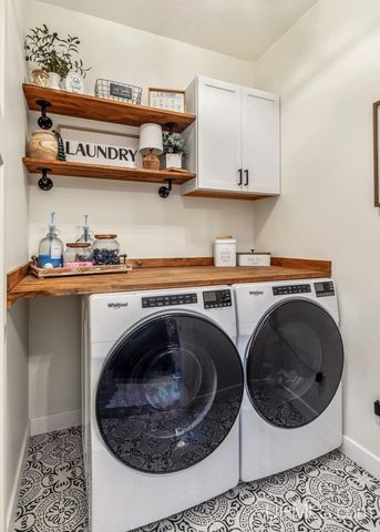 1125 S 30th Street, Escanaba, MI 49829